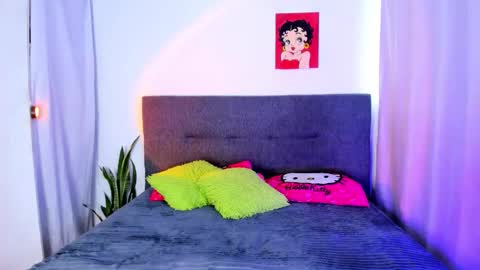 delilah_wicked online show from February 17, 10:38 pm