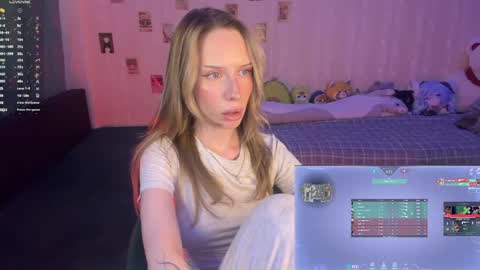 Snapshot of dellacampbell chatting on May 10, 3:06 pm Della online show from May 10, 3:06 pm