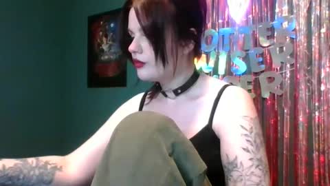 dellacrush_ online show from February 11, 6:22 pm