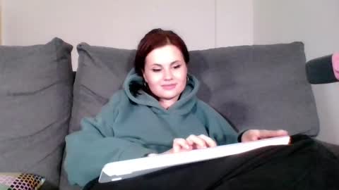 dellacrush_ online show from March 10, 6:23 pm