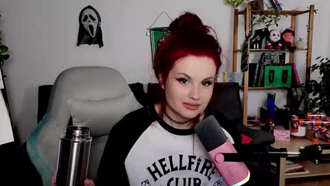 dellacrush_ online show from November 17, 4:13 pm