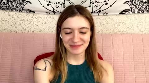 Sia online show from March 18, 12:41 pm