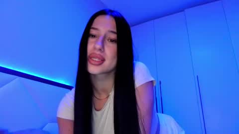 Snapshot of delly_love chatting on June 15, 8:33 pm delly_love online show from June 15, 8:33 pm