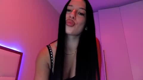 Snapshot of delly_love chatting on June 24, 7:46 pm delly_love online show from June 24, 7:46 pm