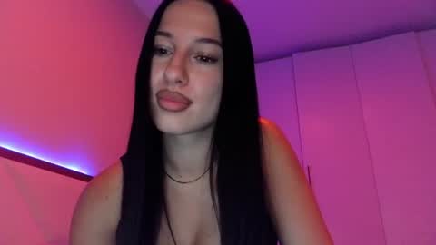 Snapshot of delly_love chatting on June 25, 7:51 pm delly_love online show from June 25, 7:51 pm