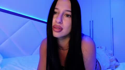 Snapshot of delly_love chatting on July 24, 7:45 pm delly_love online show from July 24, 7:45 pm