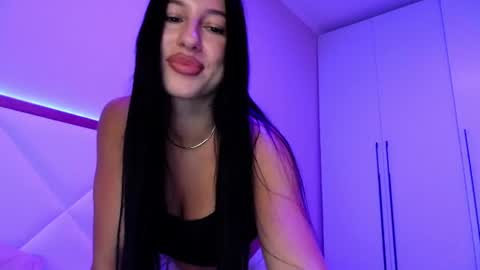 Snapshot of delly_love chatting on July 27, 8:05 pm delly_love online show from July 27, 8:05 pm