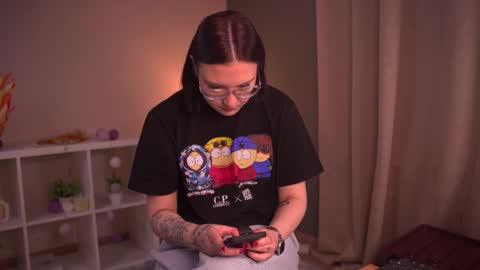 Hey hey Im Scally my first day here online show from December 18, 5:35 am