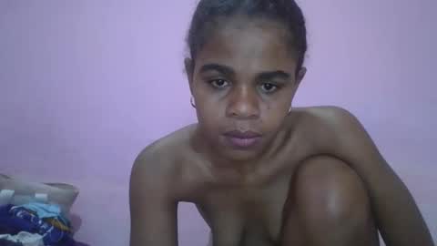 delphine online show from April 21, 3:35 am