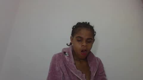 delphine online show from June 2, 3:41 am