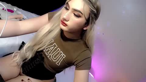 Chesca online show from December 8, 1:24 am