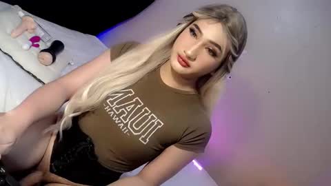 Chesca online show from December 8, 11:19 pm