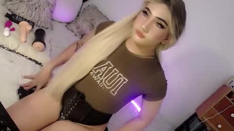 Chesca online show from February 6, 3:52 pm