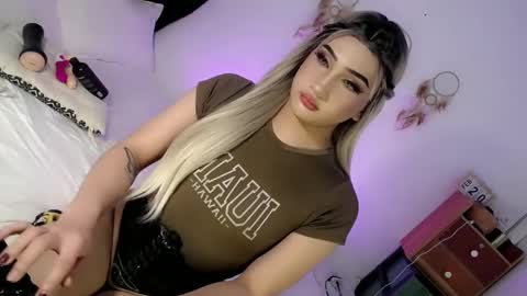 Chesca online show from February 24, 3:42 pm