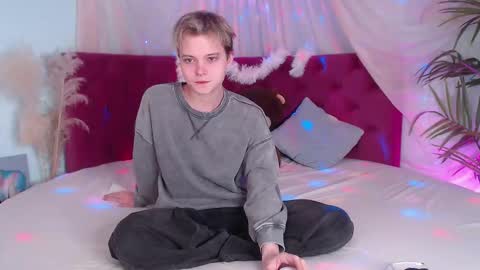 demianenglen online show from September 23, 9:51 pm