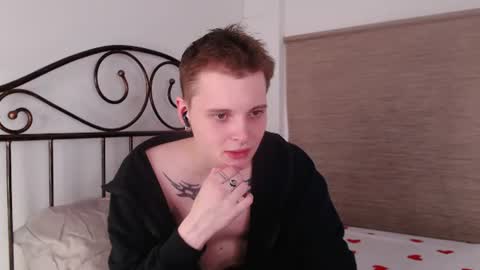 Snapshot of demianenglen chatting on August 7, 8:33 pm demianenglen online show from August 7, 8:33 pm