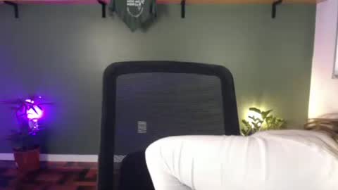 demmetria online show from May 20, 6:14 pm