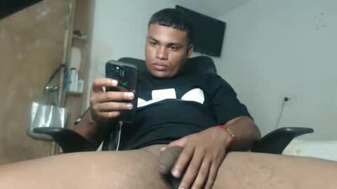 Snapshot of demol_latin chatting on April 9, 10:37 pm MASTER DAV online show from April 9, 10:37 pm
