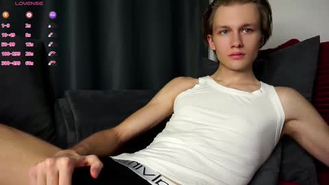 Snapshot of demoninangel chatting on March 3, 4:03 am Dave19  online show from March 3, 4:03 am