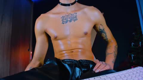 Snapshot of demonkush_ chatting on December 14, 5:07 am DemonKush online show from December 14, 5:07 am
