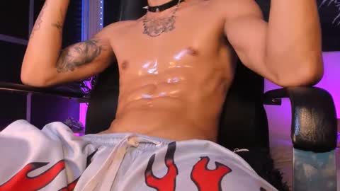 Snapshot of demonkush_ chatting on February 25, 12:45 pm DemonKush online show from February 25, 12:45 pm