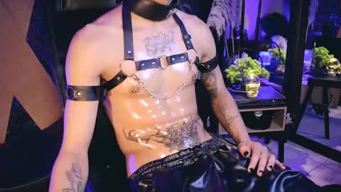 Snapshot of demonkush_ chatting on October 1, 12:38 am DemonKush online show from October 1, 12:38 am