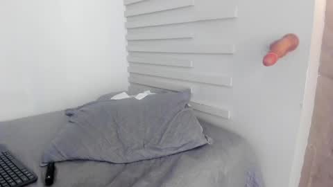 Snapshot of demy_ruiz chatting on March 4, 6:15 am demy_ruiz online show from March 4, 6:15 am