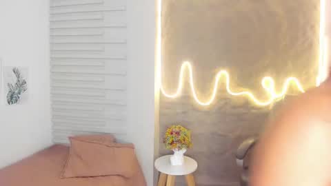 Snapshot of demy_ruiz chatting on March 7, 8:45 am demy_ruiz online show from March 7, 8:45 am