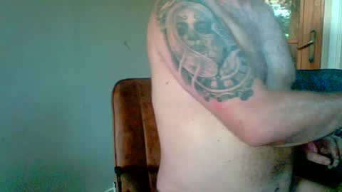 Snapshot of den86nis chatting on June 24, 7:35 pm den86nis online show from June 24, 7:35 pm