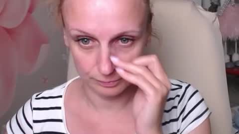 Snapshot of denhiey_here chatting on May 30, 5:43 pm denhiey online show from May 30, 5:43 pm