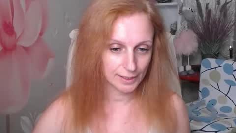 Snapshot of denhiey_here chatting on June 1, 3:47 pm denhiey online show from June 1, 3:47 pm