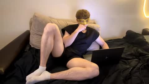 Snapshot of deniel_horny chatting on May 4, 8:10 am Deni online show from May 4, 8:10 am