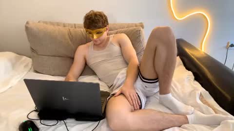 Snapshot of deniel_horny chatting on June 13, 8:34 am Deni online show from June 13, 8:34 am