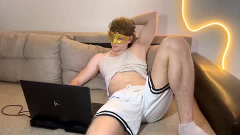Snapshot of deniel_horny chatting on June 18, 9:14 am Deni online show from June 18, 9:14 am