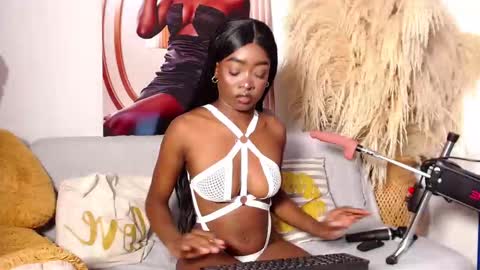 Snapshot of deniisswet chatting on October 25, 6:10 am online show from October 25, 6:10 am