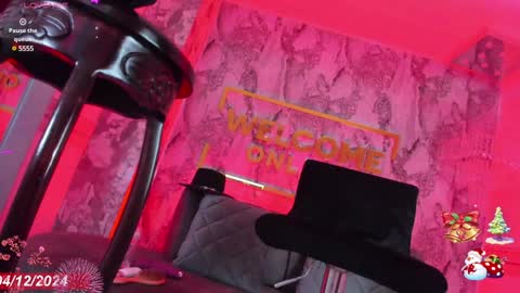 Denise Villareal  online show from December 4, 8:51 pm