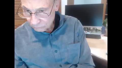 Snapshot of denn_jett chatting on January 16, 2:26 am Den Jet online show from January 16, 2:26 am