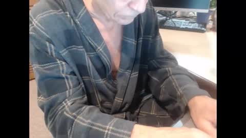 Snapshot of denn_jett chatting on February 11, 10:53 am Den Jet online show from February 11, 10:53 am