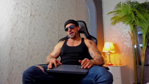 dennis_cox_ online show from February 2, 4:15 am