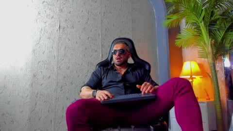 dennis_cox_ online show from February 7, 1:01 pm