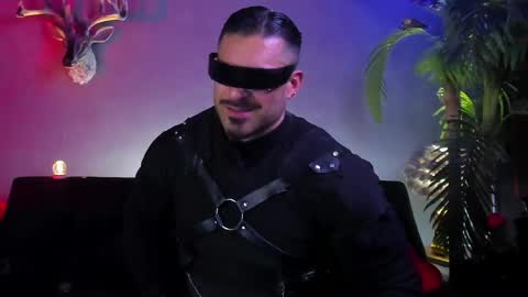 dennis_cox_ online show from April 17, 10:40 am