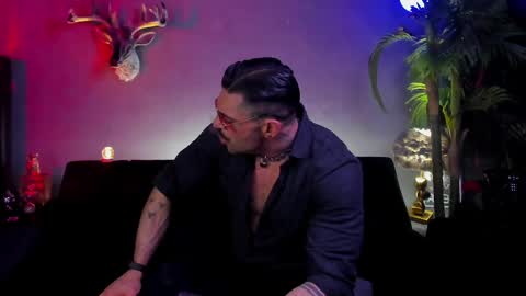 dennis_cox_ online show from April 18, 9:13 am