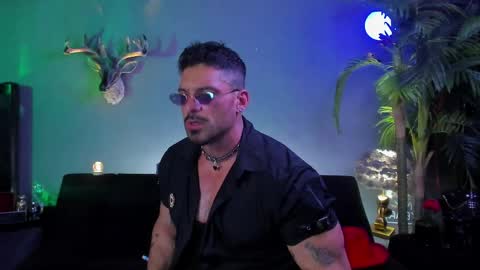 dennis_cox_ online show from April 19, 6:13 am