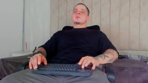 dennis munera online show from January 4, 8:16 pm