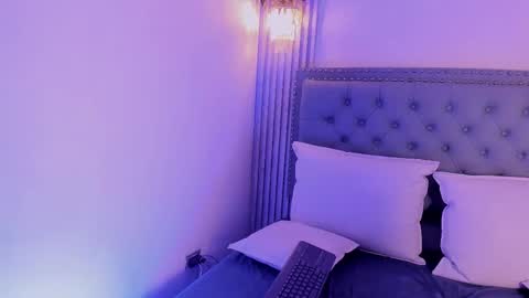 Denisse  online show from February 11, 7:30 pm