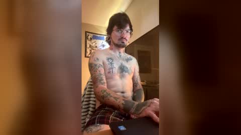 Snapshot of dennisman4151 chatting on May 4, 5:09 pm dennisman4151 online show from May 4, 5:09 pm