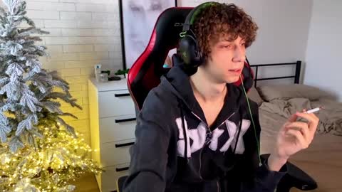 Snapshot of denobluora chatting on December 12, 12:33 pm Jasper online show from December 12, 12:33 pm