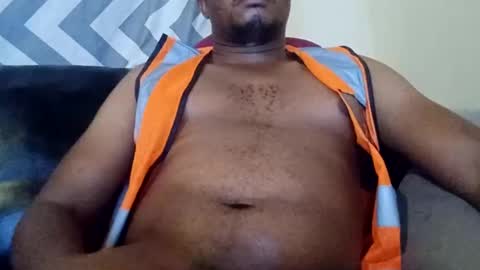 Snapshot of dentzo chatting on December 2, 9:35 am mastER blACK online show from December 2, 9:35 am