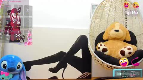 denychantall online show from February 18, 1:56 am