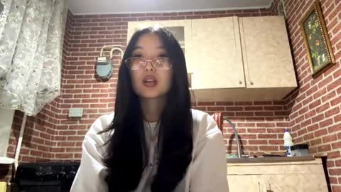 Emma online show from October 3, 1:08 pm